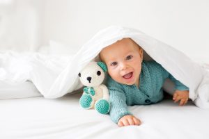 Comment favoriser le bon développement du corps de bébé ?