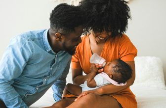 Quelle matière choisir pour le biberon de bébé ?